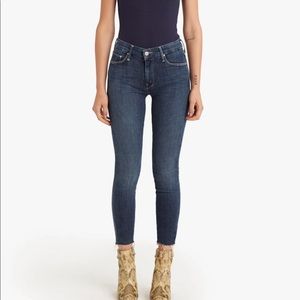 MOTHER denim The Looker Ankle Fray